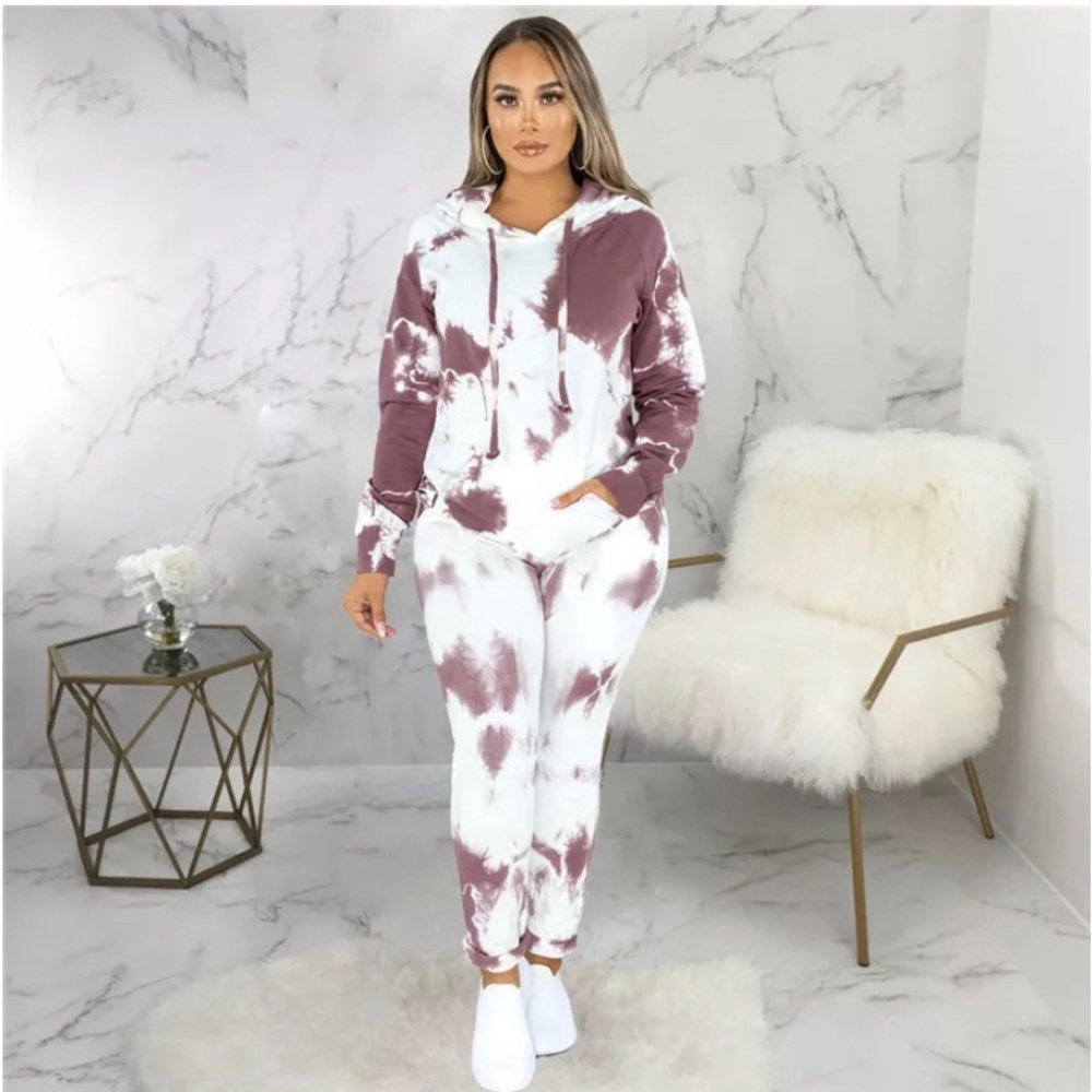 Tie - Dye Hoodie & Joggers Set!💕